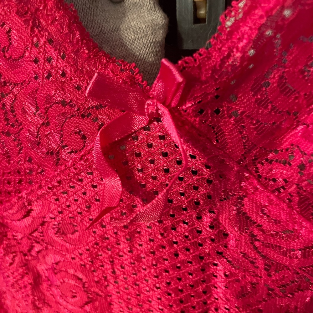 Delta Burke Vibrant Red Lace Chemise bow detail - Picture 3 of 7
